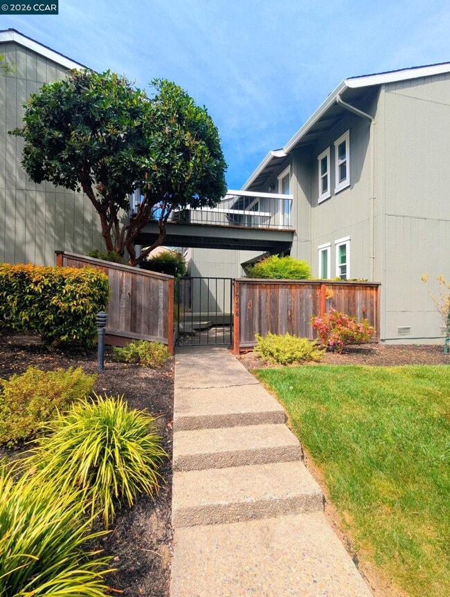 property at 1736 St Andrews Dr