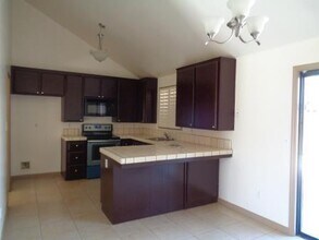 4608 Tilyard Ct in Bakersfield, CA - Building Photo - Building Photo