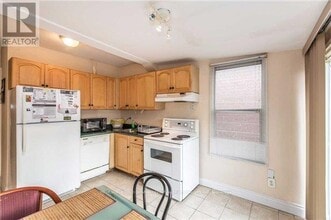 3 Holmesdale Crescent in Toronto, ON - Building Photo - Building Photo