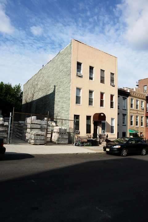 198 23rd St in Brooklyn, NY - Building Photo