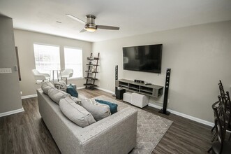 4264 Augustus Oak Ct, Unit 247 in Tallahassee, FL - Building Photo - Building Photo