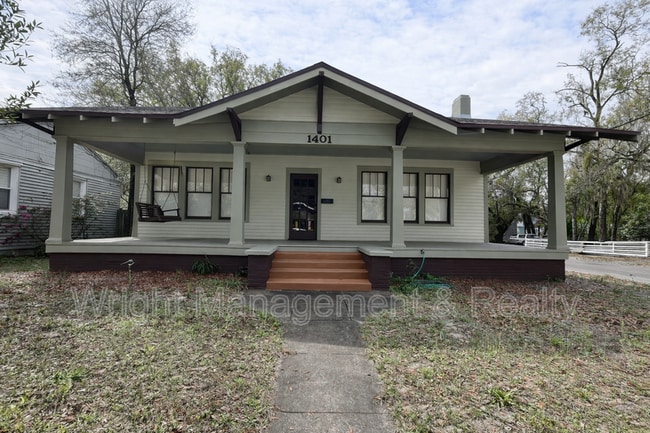 property at 1401 E Powhatan Ave