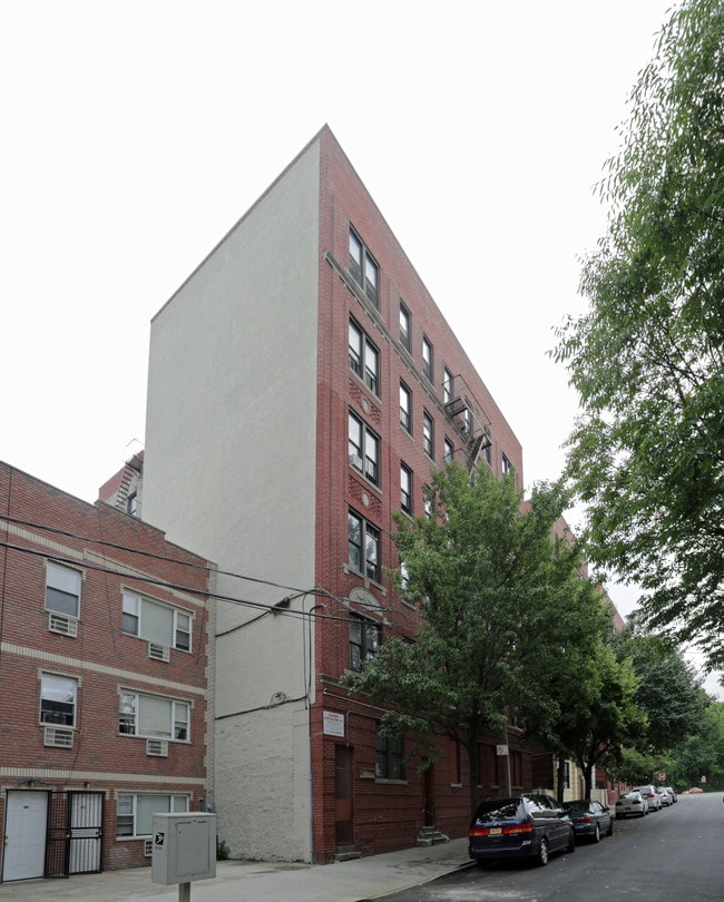 795 Garden in Bronx, NY - Building Photo - Building Photo