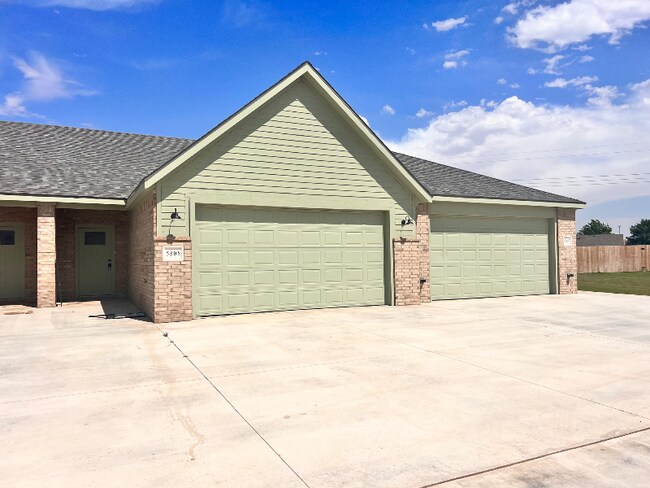 property at 5805 Urbana Pl