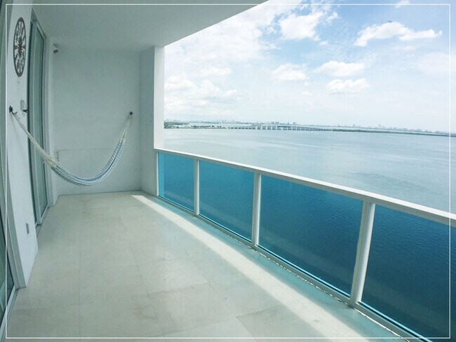 725 NE 22nd St, Unit 10E in Miami, FL - Building Photo - Building Photo