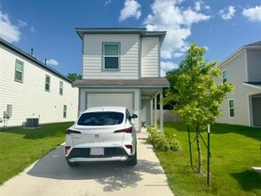 60 Trinity Cir in Lockhart, TX - Building Photo - Building Photo