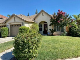 3257 Lester Ave in Clovis, CA - Building Photo