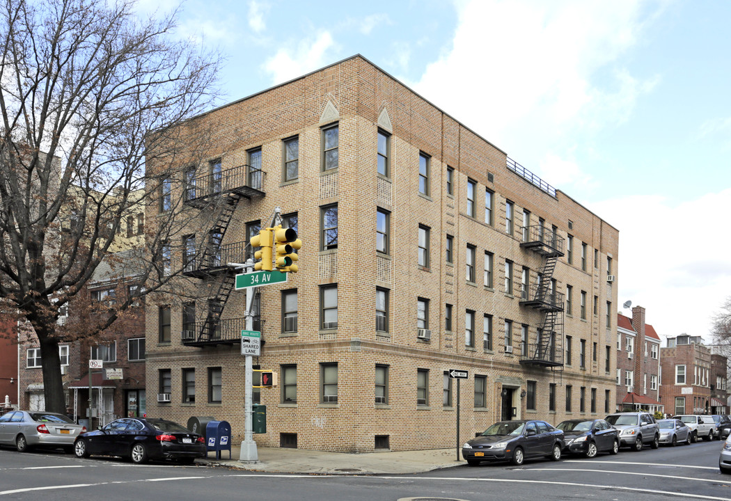 32-86 34th St in Astoria, NY - Building Photo