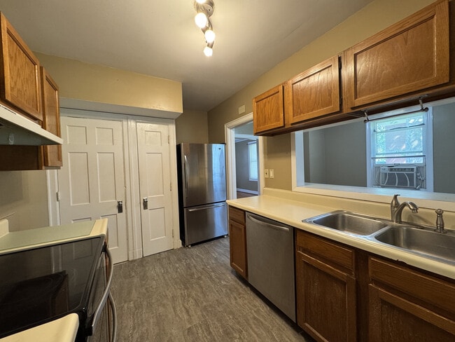 712 Pacesetter Dr in Rantoul, IL - Foto de edificio - Building Photo