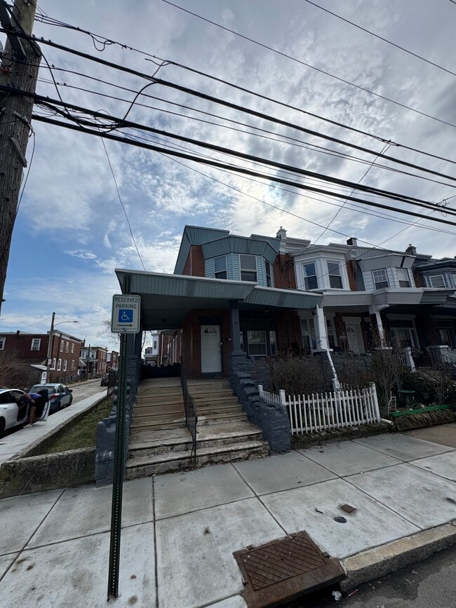 5524 Locust St in Philadelphia, PA - Building Photo - Building Photo