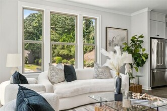 2090 Emmet Pk Ln in Decatur, GA - Building Photo - Building Photo