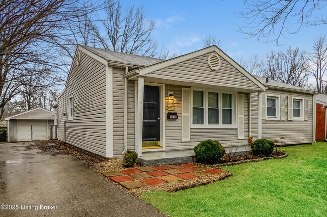 9732 Sue Helen Dr in Louisville, KY - Building Photo - Building Photo