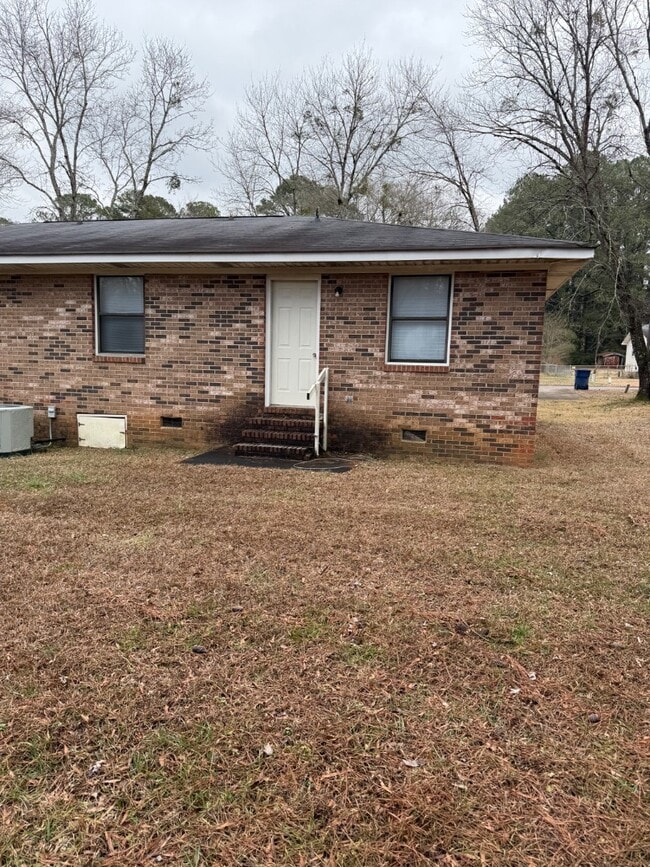 907 Ivan Dr SW in Jacksonville, AL - Building Photo - Building Photo