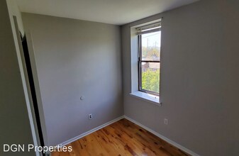 7057 Cresheim Rd in Philadelphia, PA - Building Photo - Building Photo