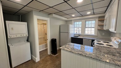 3 Rose Street in Dover, NH - Building Photo - Interior Photo