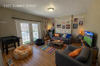 1507 Summit St in Columbus, OH - Building Photo - Building Photo