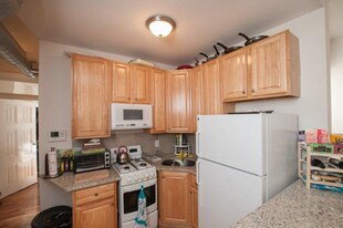 637 N 32nd St, Unit 3 in Philadelphia, PA - Building Photo
