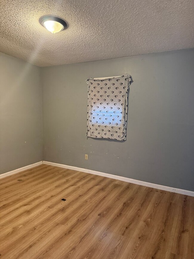 516 SE 6th St in Abilene, KS - Building Photo - Building Photo