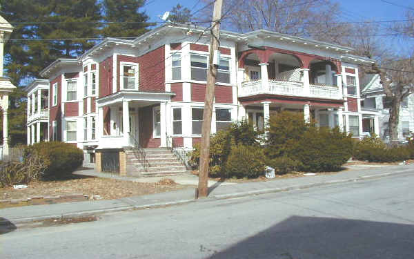 18-24 Edson St in Lowell, MA - Building Photo