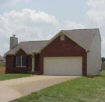 4004 Bradford Pear Ct in Louisville, KY - Building Photo