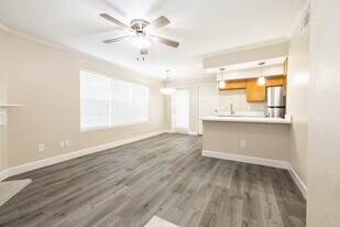 2750 Holly Hall St in Houston, TX - Building Photo