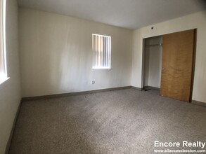 154 North Beacon St, Unit #A2 in Boston, MA - Building Photo - Building Photo