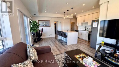 255 Northfield Dr E in Waterloo, ON - Building Photo - Building Photo