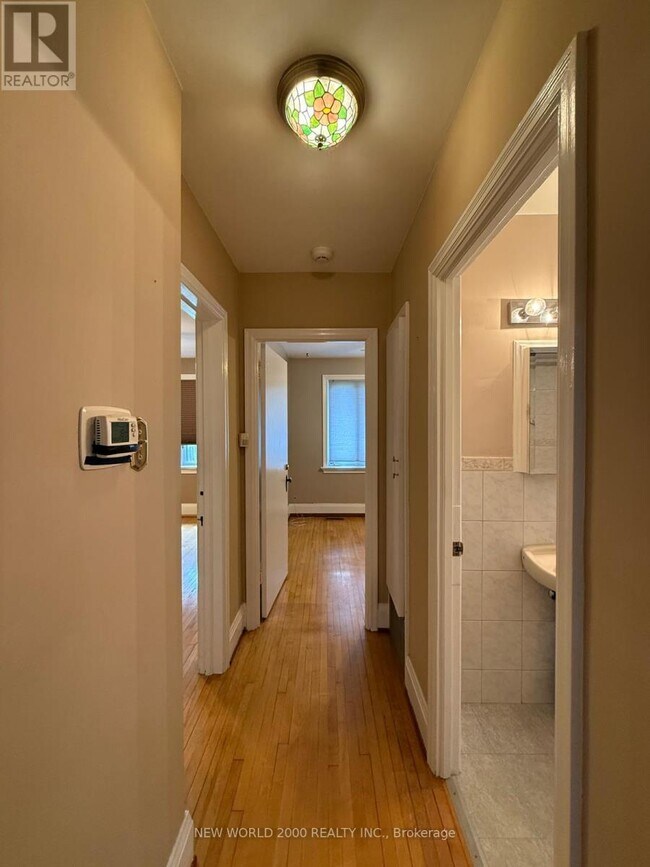 12 Monkton Ave in Toronto, ON - Building Photo - Building Photo