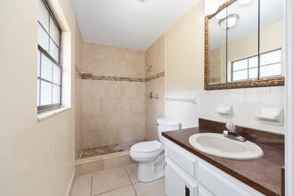 3963 SE 17th Pl in Ocala, FL - Building Photo - Building Photo