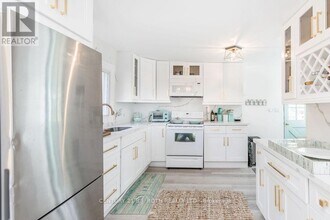 7 Oliver Dr in Tiny, ON - Building Photo - Building Photo