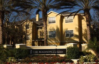 2600 Robert Trent Jones Dr in Orlando, FL - Building Photo - Building Photo