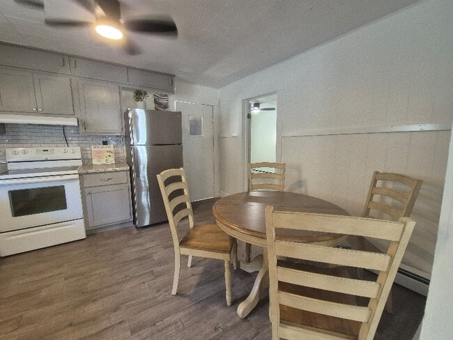 property at 2205 S Plum St