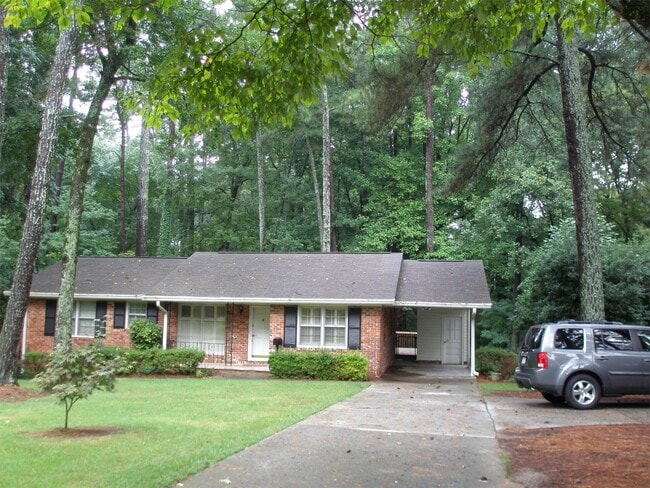 property at 3962 Chamblee Dunwoody Rd