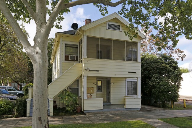 1924-1926 F St in Sacramento, CA - Building Photo - Building Photo