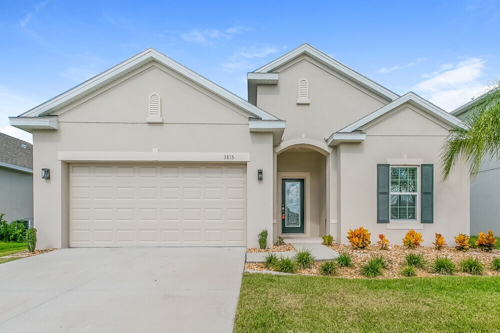 3815 San Isidro Cir in St. Cloud, FL - Foto de edificio