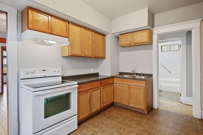 property at 2218 Glenwood Ave