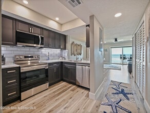 199 Jimmy Buffett Mem Hwy in Satellite Beach, FL - Foto de edificio - Building Photo