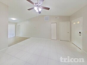 13920 Citrus Pointe Dr in Tampa, FL - Building Photo - Building Photo