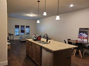 3033 Solana Cir in Denton, TX - Building Photo - Building Photo