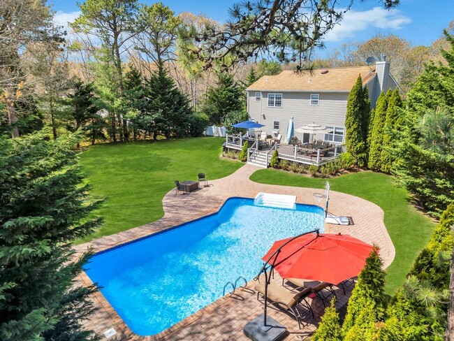 property at 9 Deborah Dr