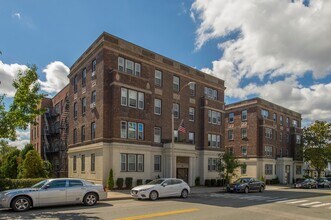 140 Highland Ave, Unit 22 in Somerville, MA - Building Photo - Building Photo