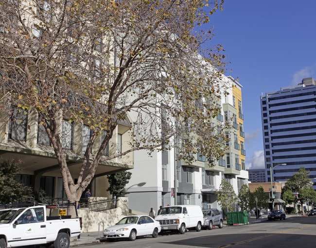 Harrison Street Senior Housing in Oakland, CA - Foto de edificio - Building Photo