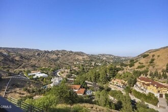 40 Saddlebow Rd in Bell Canyon, CA - Building Photo - Building Photo