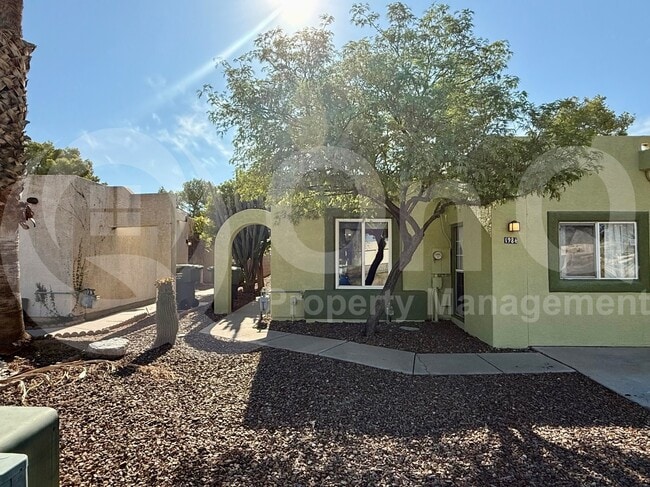 1984 N Frances Blvd in Tucson, AZ - Building Photo - Building Photo