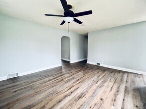 5200 Stephan Dr in Louisville, KY - Building Photo - Building Photo