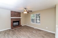 2298 Chestnut Log Loop in Lithia Springs, GA - Foto de edificio - Building Photo