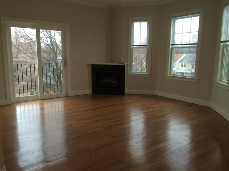 7 Marney St, Unit 1 in Cambridge, MA - Building Photo