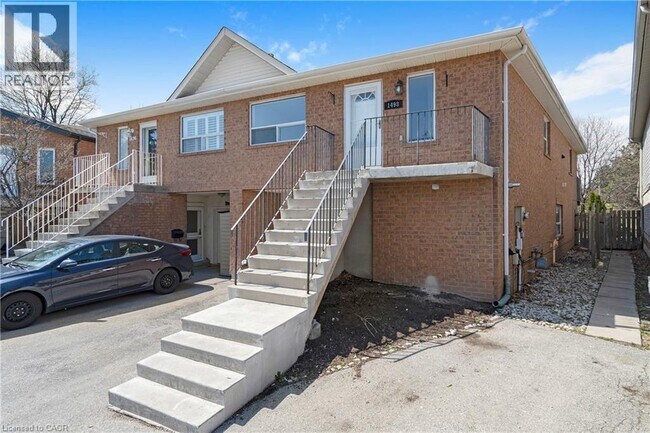 1498 Paddington Ct in Burlington, ON - Building Photo - Building Photo