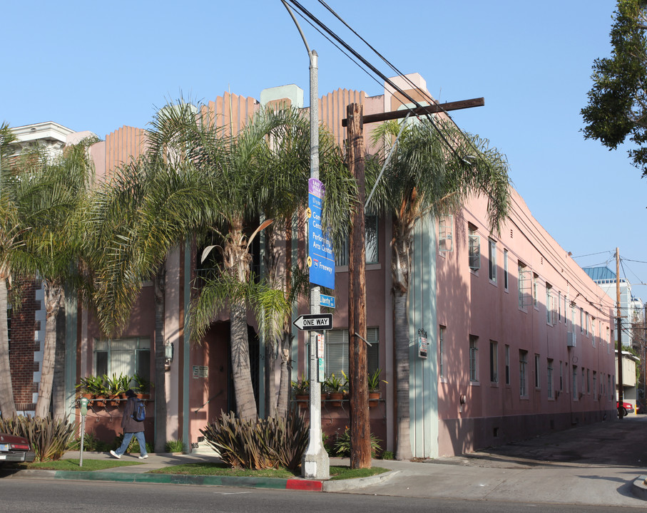 521 E 3rd St in Long Beach, CA - Building Photo