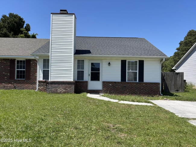 property at 2302 Knollwood Ln